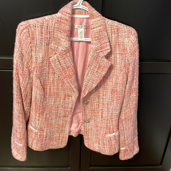 Beautiful women’s blazer size 4. Brand ninety. Excellent condition. - Picture 1 of 12